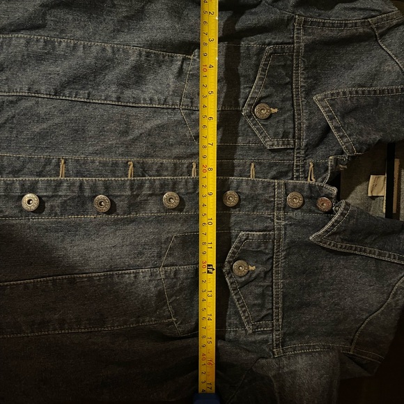 Jean jacket, like brand new. Medium - Picture 5 of 7